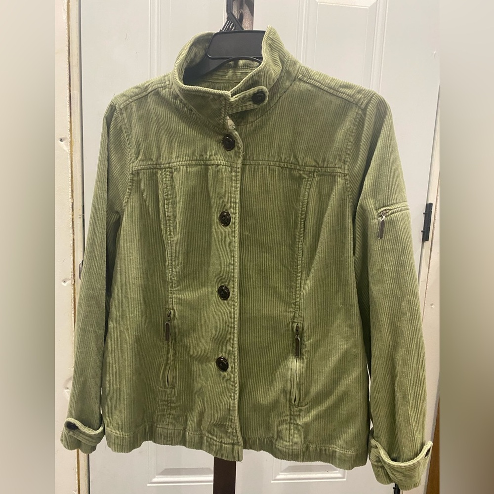 Safe green corduroy jacket 
Size XL 
Brand. - Relativity